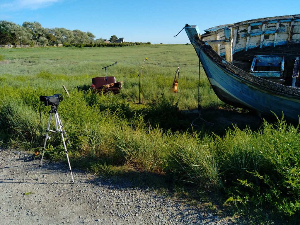 AQUAsoluces & LEON NEIMAD