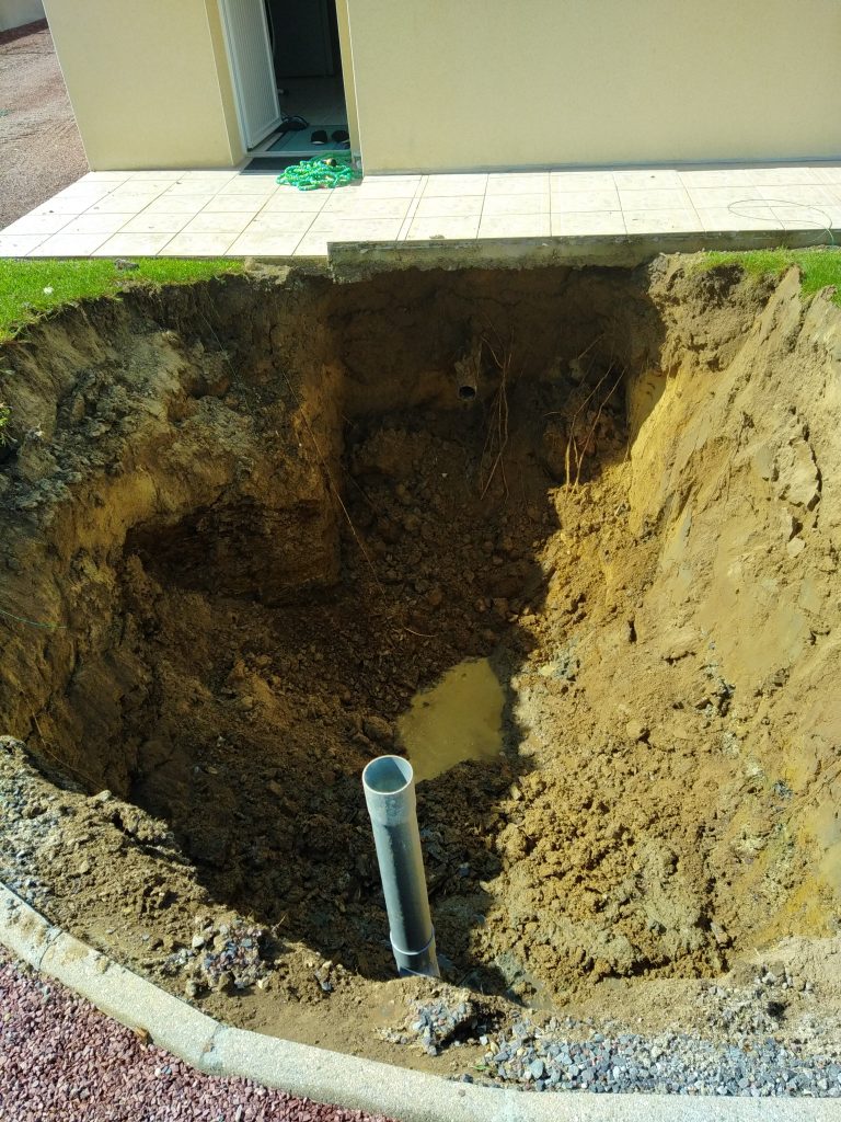 Fouille à proximité immédiate de la maison