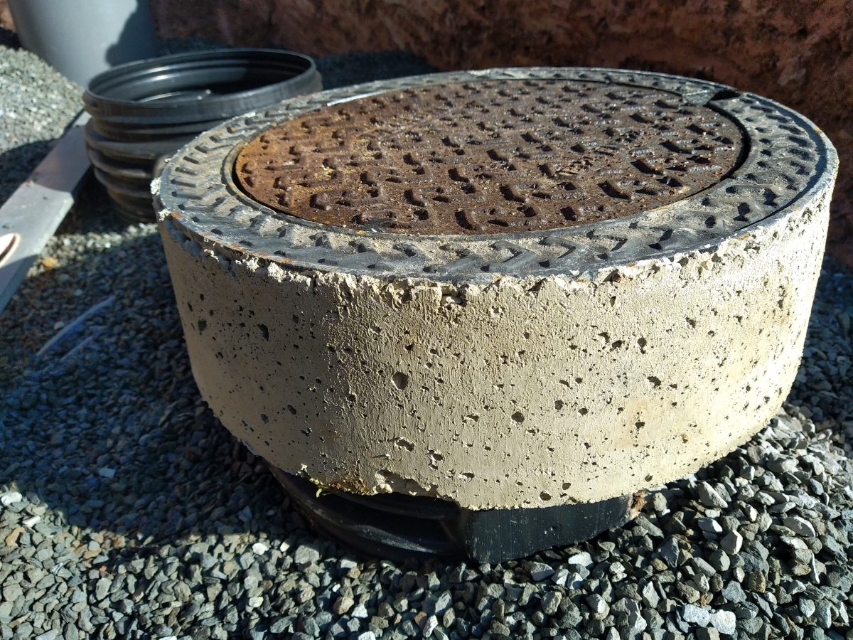 Couvercle de fosse cassé ?