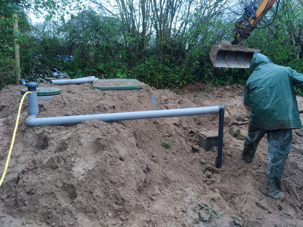 Tranquillisation des effluents en entrée de fosse toutes eaux