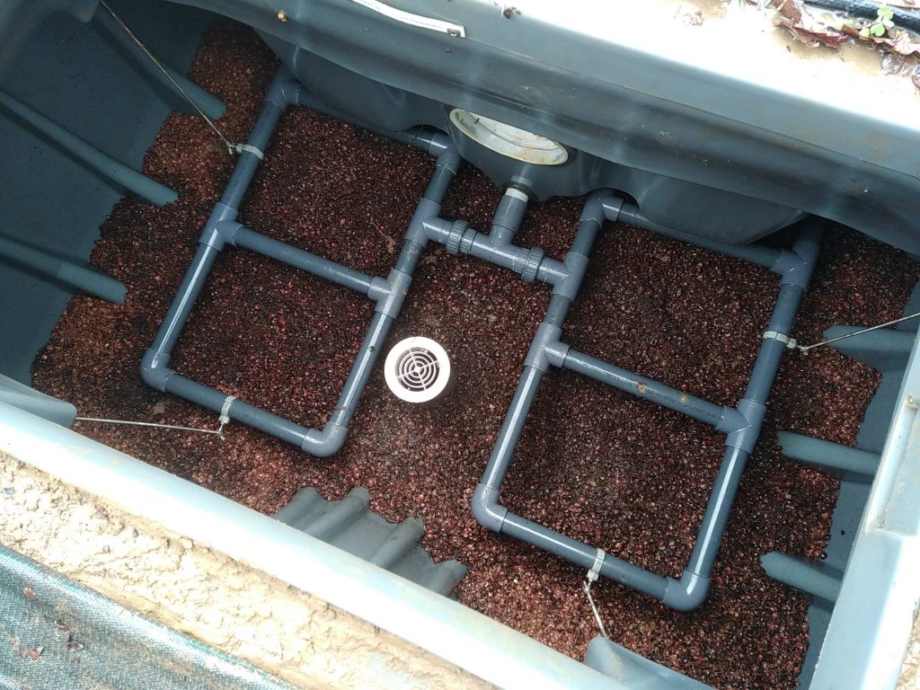 Filtre compact Hydrofiltre à base de coquilles de noisettes concassées et recyclées