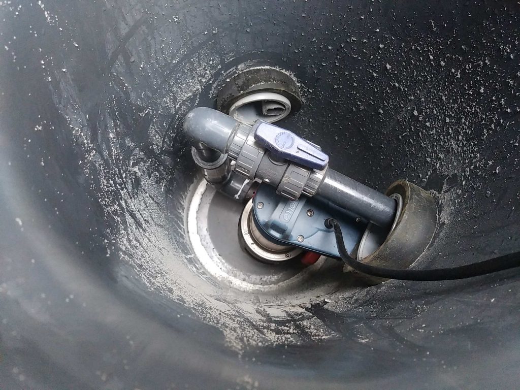Poste de refoulement compact pour eaux usées domestiques