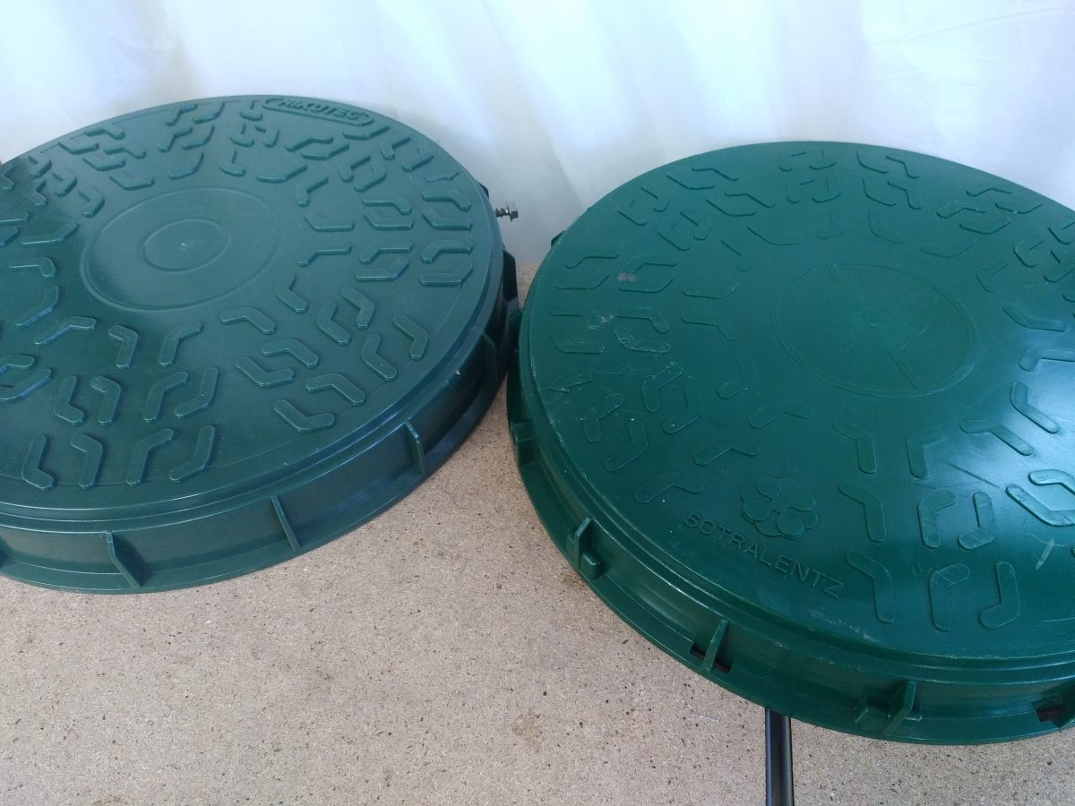 Nouveau modèle et ancien modèle de couvercle Sotralentz / Rikutec