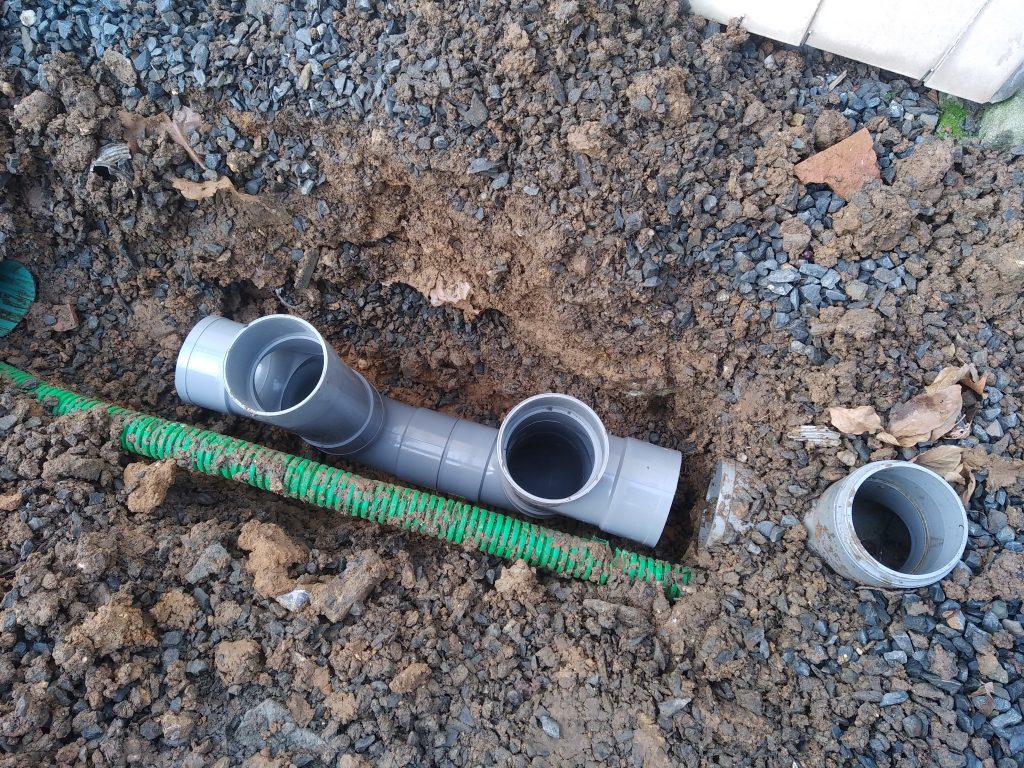 Siphon disconnecteur : garder les 2 visites accessibles