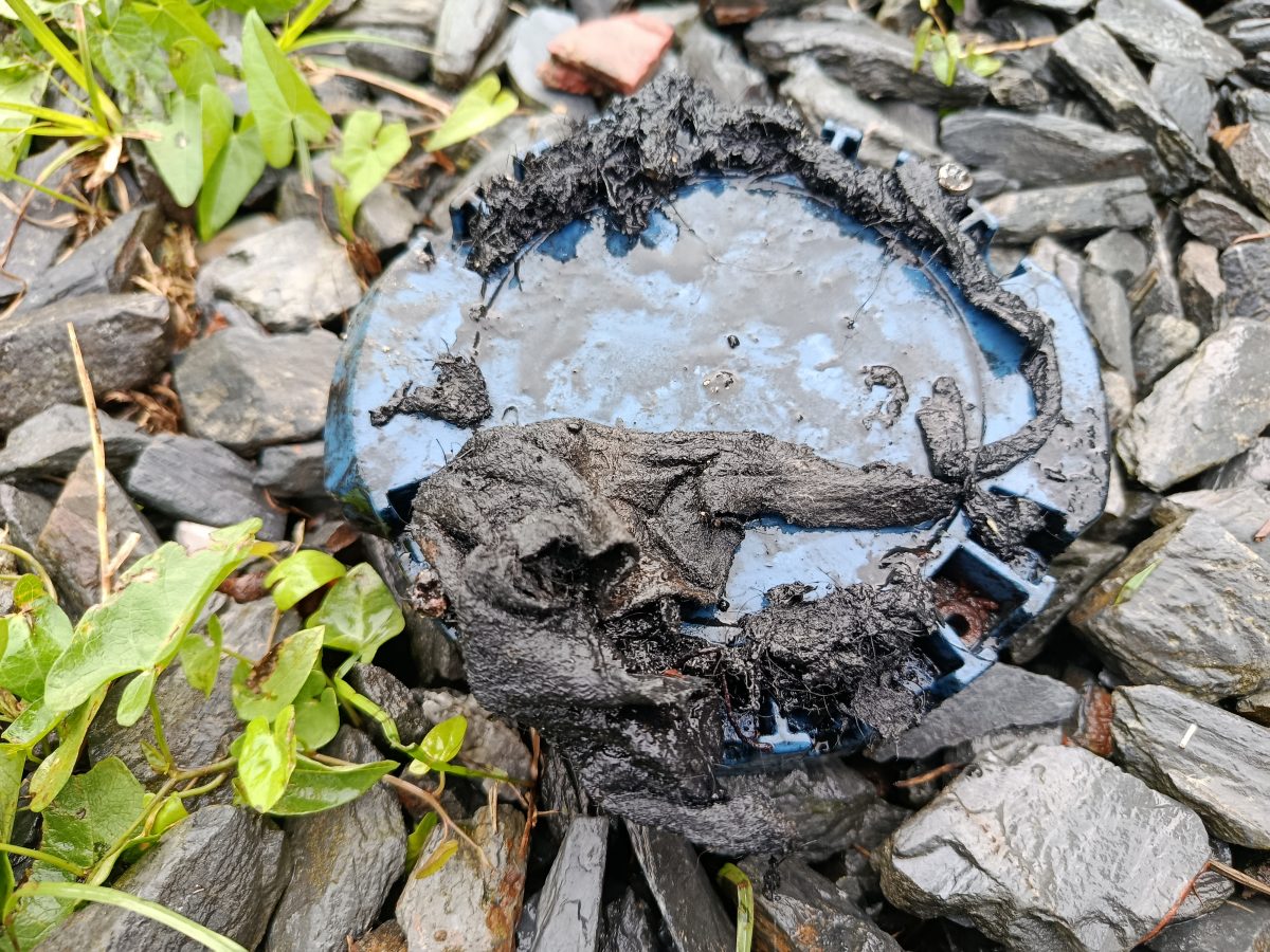 Des lingettes dans une pompe