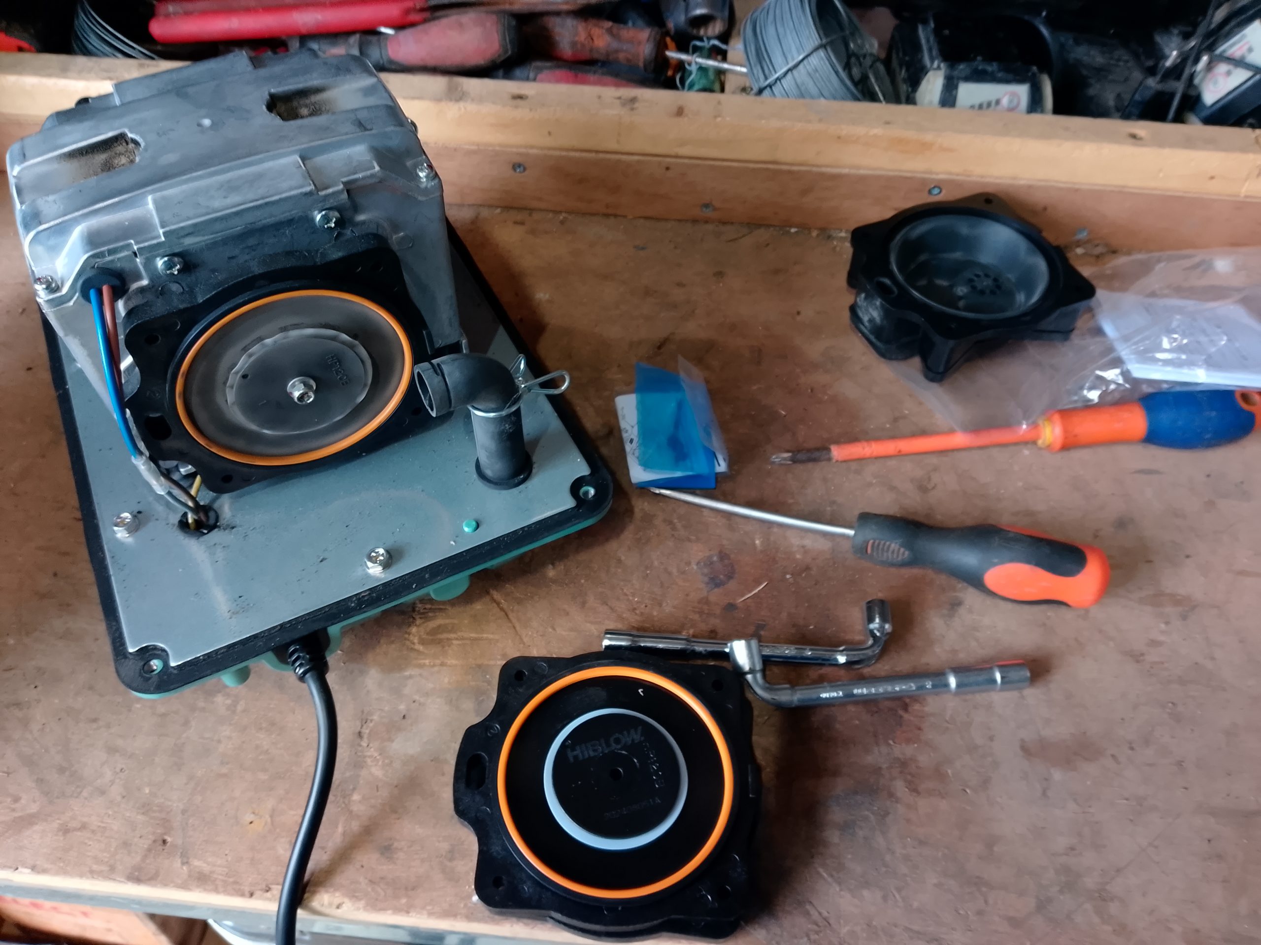 Changement des membranes d'un compresseur