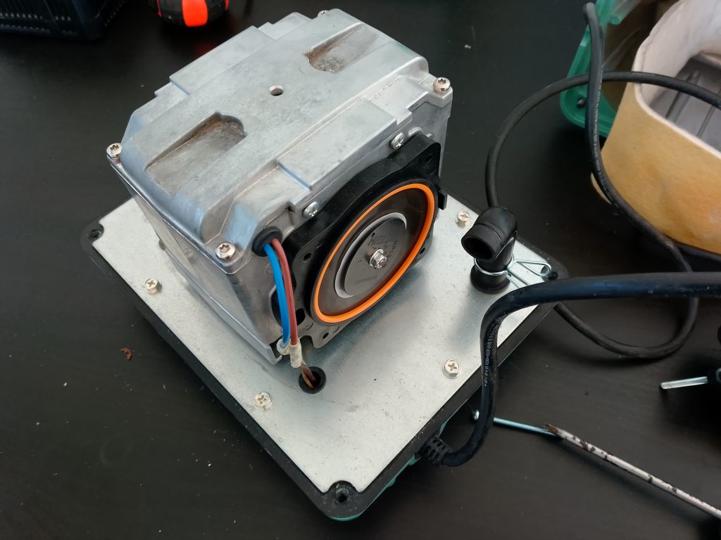 Réparation d'un compresseur à membranes Hiblow HP-120