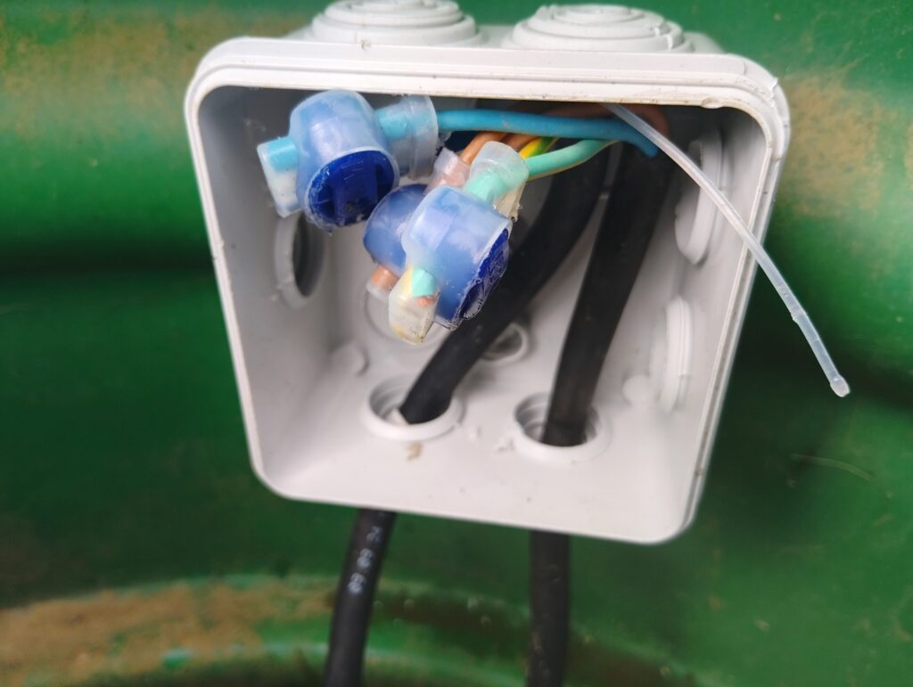 Raccord électrique étanche IP68 pour pompe