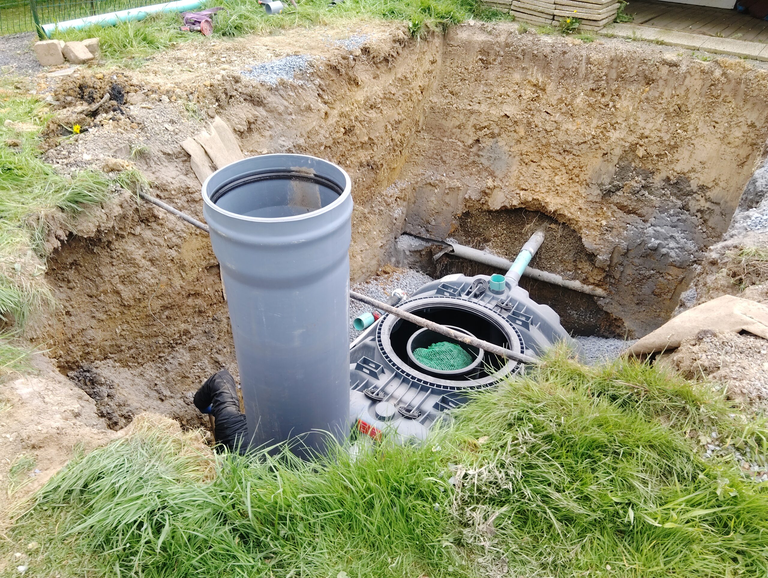 Fosse toutes eaux avec 1.50 m de recouvrement
