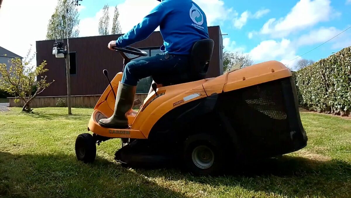 La tondeuse mangeuse de couvercle de fosse septique