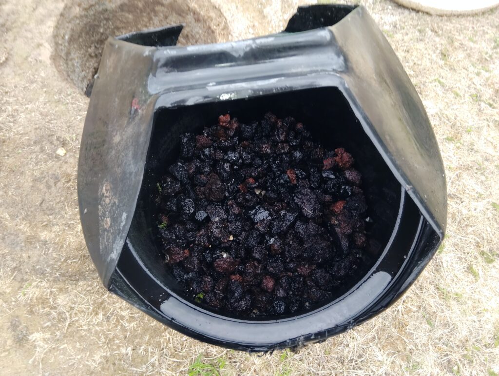 Extraction et lavage du pré-filtre Pouzzolane