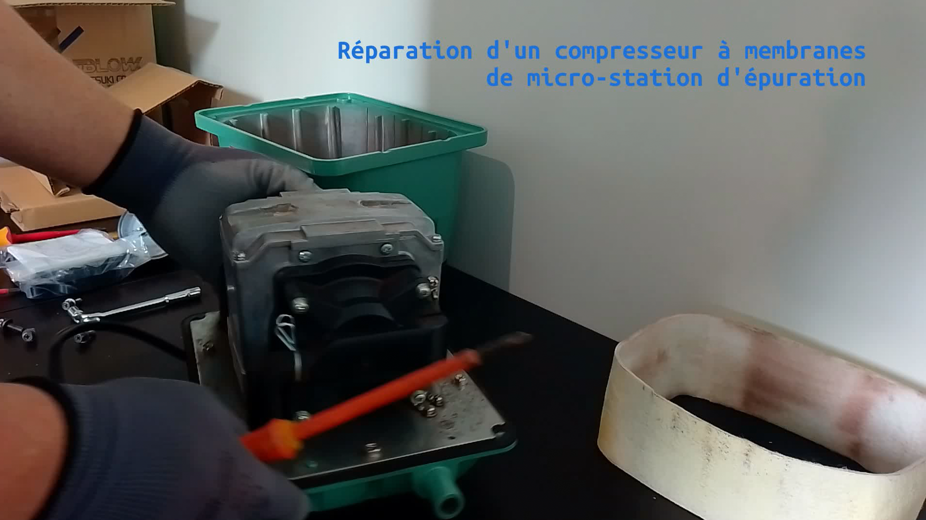 Dépannage à distance d'un compresseur de micro-station d'épuration