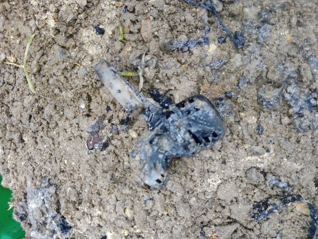 Un bloc nettoyant WC coincé dans la pompe Semisom 290 AUT- H hors service